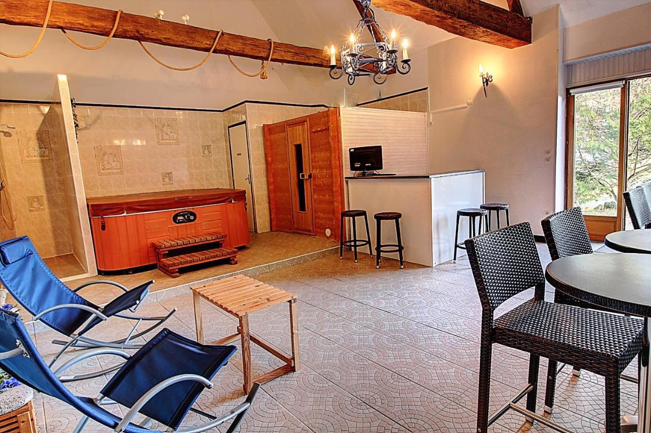 Gite De La Courtaudiere Le Petit-Pressigny Экстерьер фото