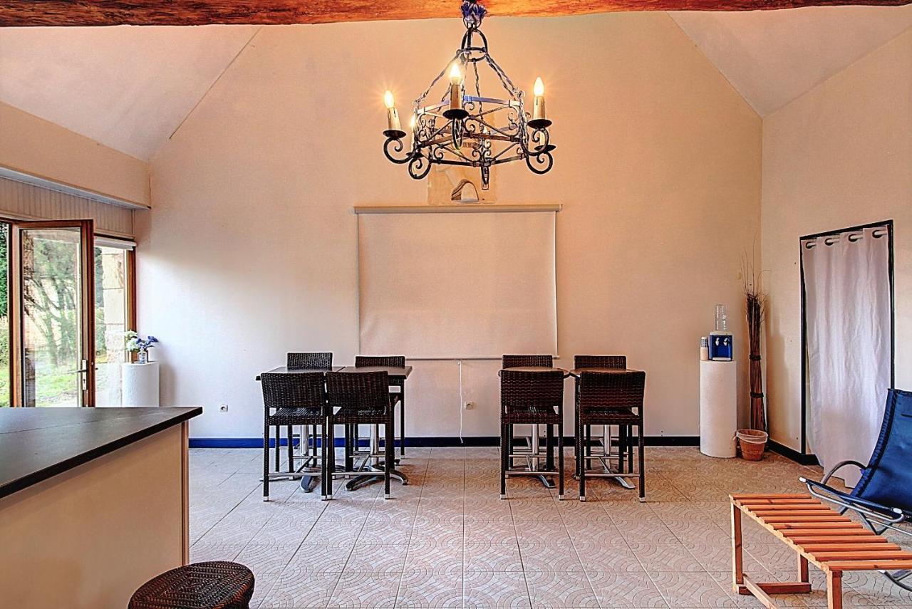 Gite De La Courtaudiere Le Petit-Pressigny Экстерьер фото